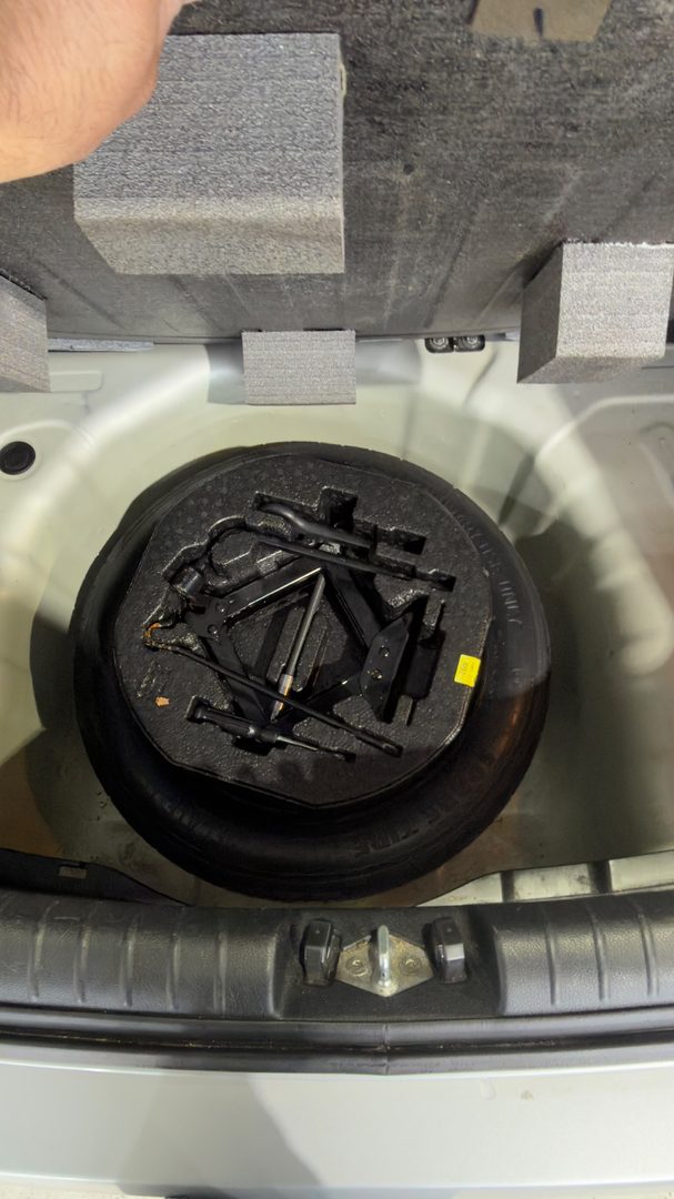 2018 Kia Rio — spare wheel and tool kit